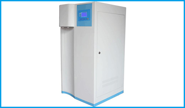 真正的智能醫用實驗室超純水機：采用微處理器自動控制.系統具有自動判別預處理柱、反滲透膜、純化柱，超純柱、微濾、超濾、紫外燈管等失效功能。并能聲光報警，以保證機器處在最佳運行狀態。